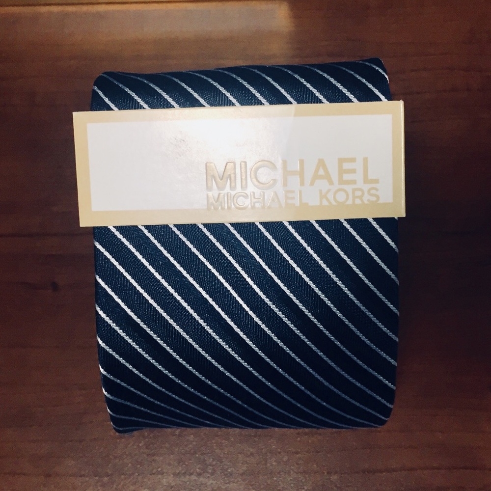 NWT 🎁 MICHAEL Michael Kors Silk Navy Striped Tie